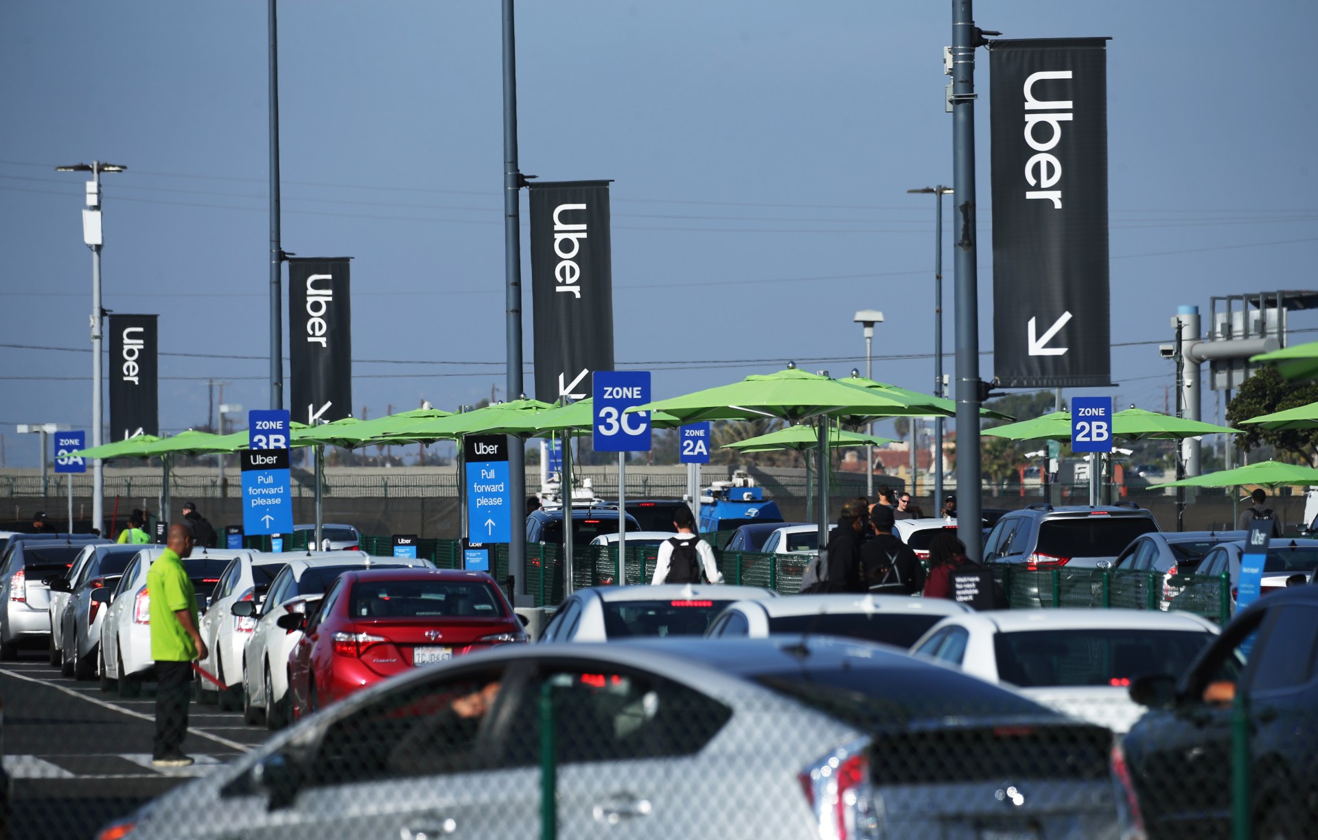 New Ride App Pick Up Lot At LAX Results In Long Delays In Passenger Pickups From Airport