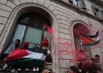 Massive Pro-Palestine Protests Rock Italy, 60 Officers Injured