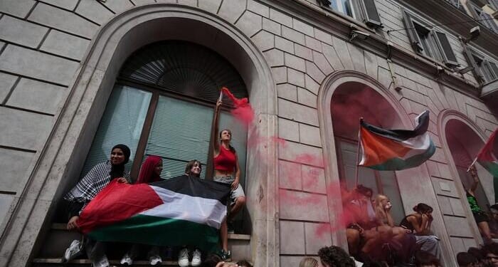 Massive Pro-Palestine Protests Rock Italy, 60 Officers Injured