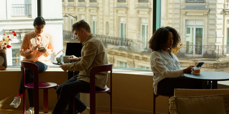 Everyone and Everything Is Going Wireless - Except Government