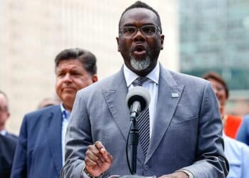 "Civil War Rematch"!? Chicago Mayor Establishes "ICE-Free Zones" After Abandoning Border Agents Under Attack