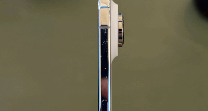 Apple Slashes iPhone Air Output, Boosts Production Of Base, Pro iPhone 17 Models, Nikkei Reports