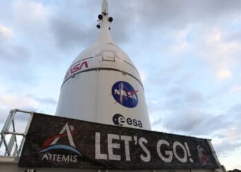 Musk Responds After SpaceX Loses Guarantee Of First Moon Landing