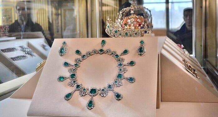 Louvre Heist Suspects Caught, Crown Jewels Still Missing