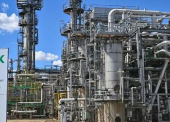 US Excludes Rosneft Germany From Russia Sanctions, Floats 6-Month Window