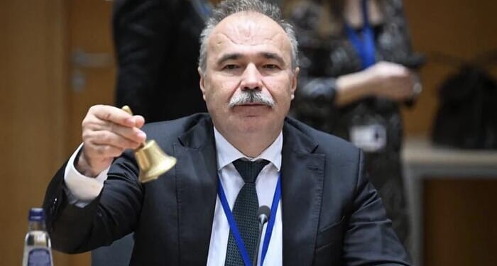 Poland, Slovakia, Hungary Defy EU By Keeping Bans On Ukraine Imports