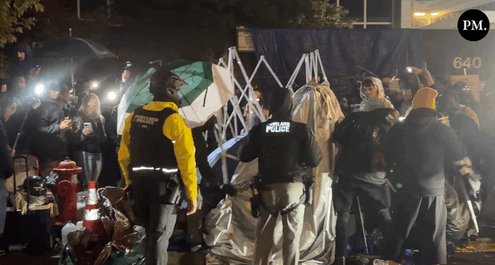 Antifa Retreats From Portland ICE Facility After Police Dismantle Encampment