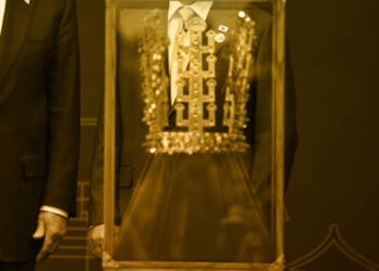 A man in a suit and tie