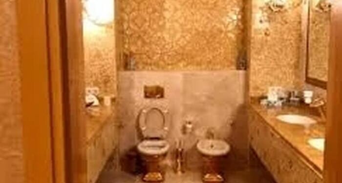 As 'Golden Toilet' Corruption Scheme Rocks Ukraine, Support For Zelensky Plunges Below 20%