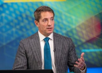 Carson Block: Shorting Big Tech Is Widowmaker Trade, Even With AI Bubble Fears