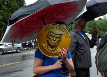 “America is Not for Sale” Rally Against Trump’s Crypto Dealings