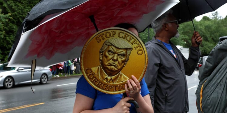 “America is Not for Sale” Rally Against Trump’s Crypto Dealings