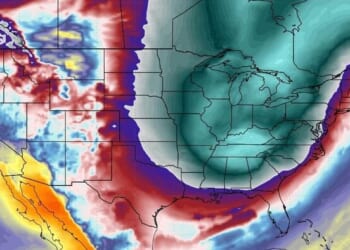 Polar Blast Sweeps Across U.S. East, Unleashing First Snow Of Season