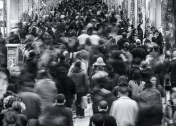 Black Friday Turnout Solid: Goldman, UBS Highlight Decent Start To Holiday Spending Season