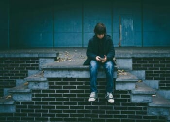 Dystopian Horror: 1 In 4 British Teens Turn To AI 'Therapy'-Bots For Mental Health