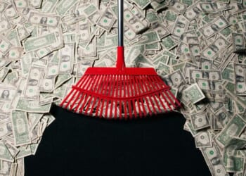 Trump Weighs Limiting Defense Contractors' Shareholder Payouts, CEO Compensation