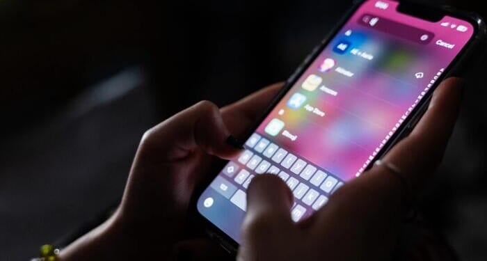 New York To Demand Warning Labels On Social Media Platforms