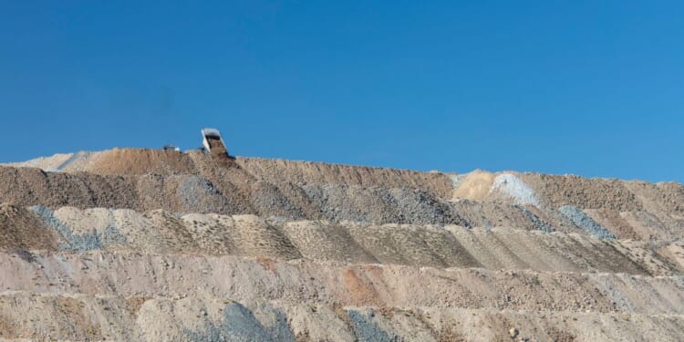 Round Mountain Gold Mine