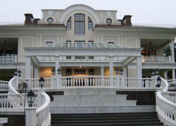 Kremlin Makes Show Of Handing Evidence To US Side 'Proving' Ukrainian Attack On Putin Residence