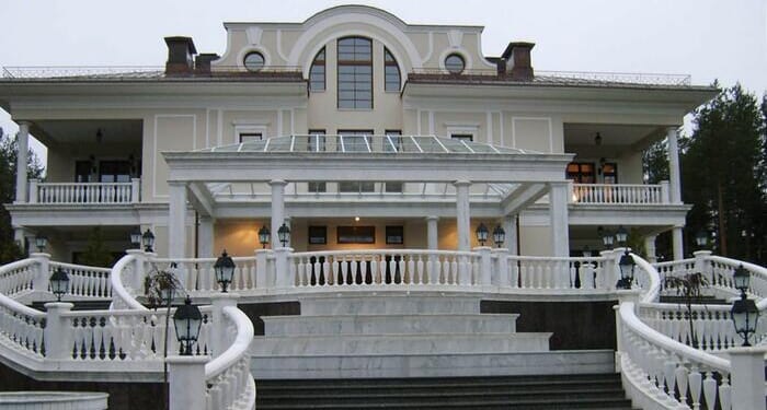 Kremlin Makes Show Of Handing Evidence To US Side 'Proving' Ukrainian Attack On Putin Residence