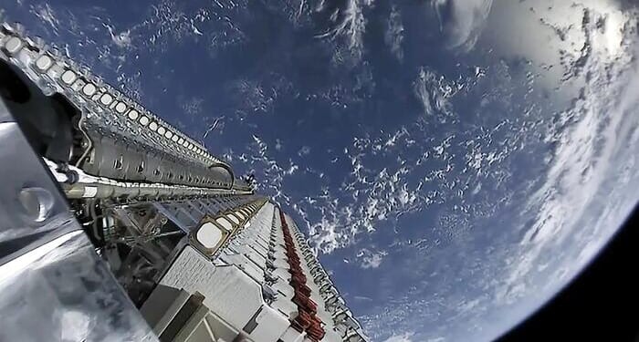 4,400 Starlink Satellites To Move To Lower Orbit