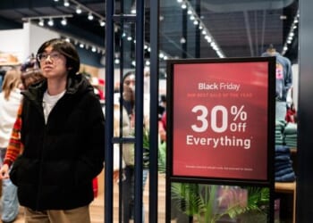 US Online Holiday Shopping Hits Record $257.8 Billion: Adobe