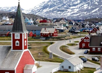 White House Mulls Payments Up To $100,000 Per Greenlander To Join US