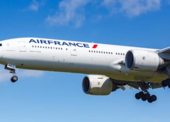 Airlines Still Avoid Iran, Iraq Airspace Despite Reopening - Trump Assures Tehran No Strikes Imminent