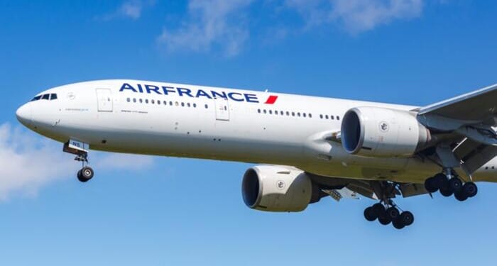 Airlines Still Avoid Iran, Iraq Airspace Despite Reopening - Trump Assures Tehran No Strikes Imminent