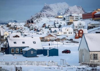 EU Hosts Emergency Meeting Over Trump's Greenland Tariffs, Germany Threatens World Cup Boycott