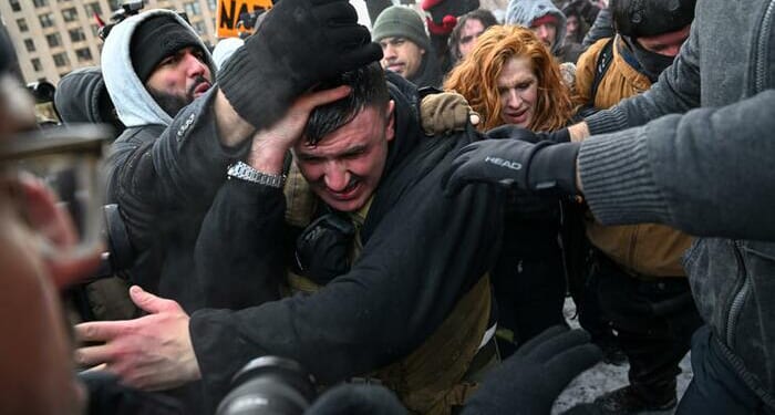 Violent Left Wing Mobs In Minneapolis Hunt For ICE And Attack Counter Protesters