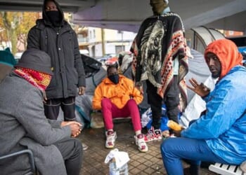 Spanish Nationalists Furious: Socialist PM Sánchez Decrees Amnesty For 500K Illegals, Skirts Parliament