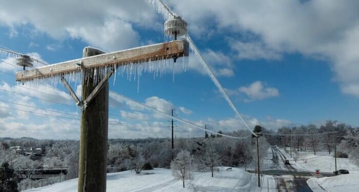 Over 185,000 Americans In The South Remain Without Power After Ice Storm