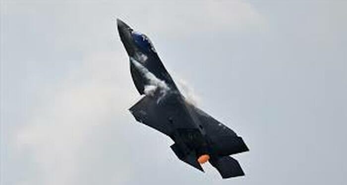 Elite US Air Force Pilot Arrested For Training The Chinese Military