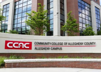 Should Community Colleges Offer Four-Year Degrees?