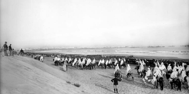 A Brief History of Nation-Building - Thomas Dichter