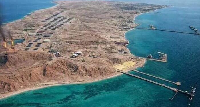 Hormuz Showdown Begins: US Warplanes, Apaches Launch Sea Lane Offensive As Trump Eyes Kharg Takeover, Marines En Route