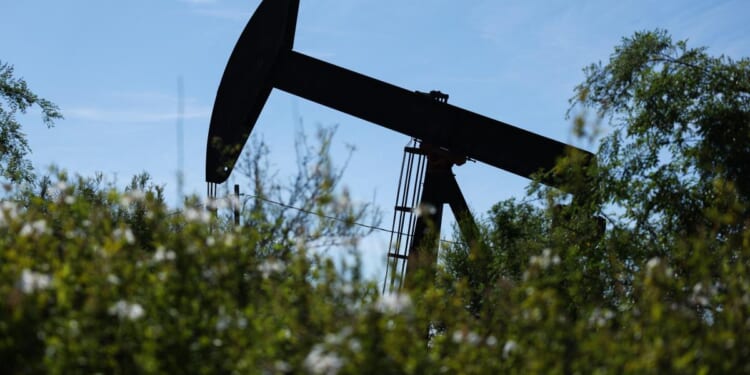 How America Drilled Its Way out of the Oil-Supply Straitjacket