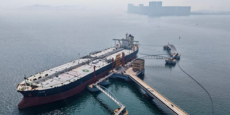 Trump’s Oil Waiver Gives Iran a Dangerous Financial Lifeline