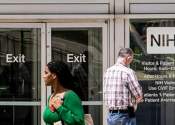 Fauci Deputy Who Refused COVID-19 Vaccine Feared Retaliation: Emails