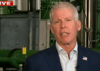 Secretary Wright Sees "Few More Weeks" Of High Gas Price As Memorial Day Travel Nears