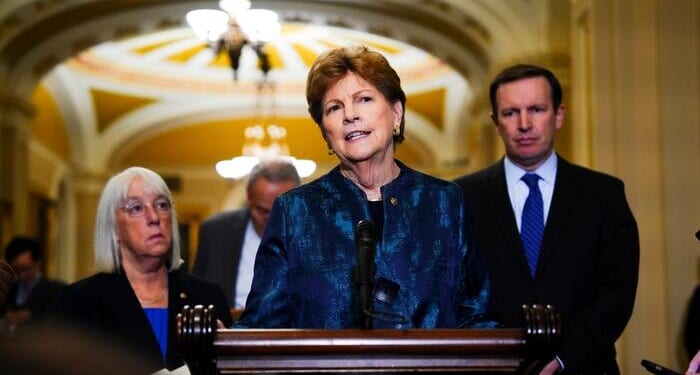 Senators Plan Taiwan Trip Ahead Of Trump's Summit With Xi Jinping