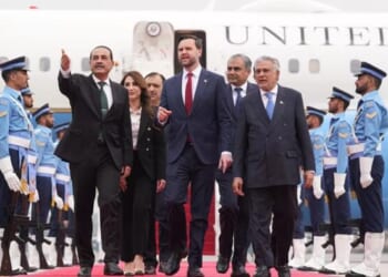 Several US Warships Reportedly Transit Strait Of Hormuz As Pakistan Talks Led By Vance Start With Indirect Format