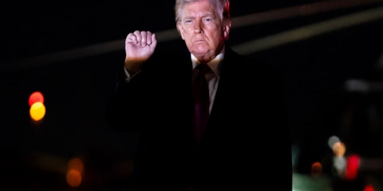 Trump's Paradox of Public Opinion